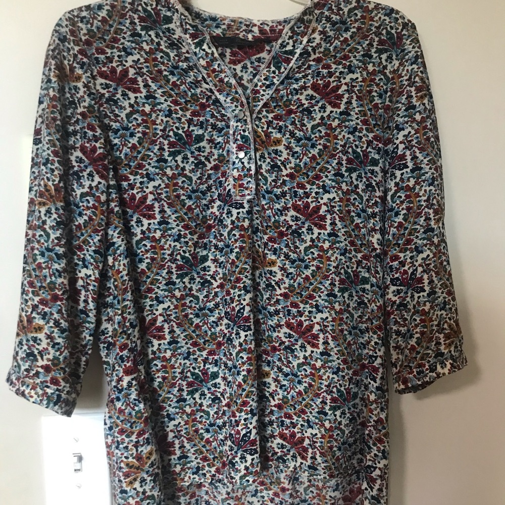 NEGOTIATIONS OPEN Floral Quarter Button Top